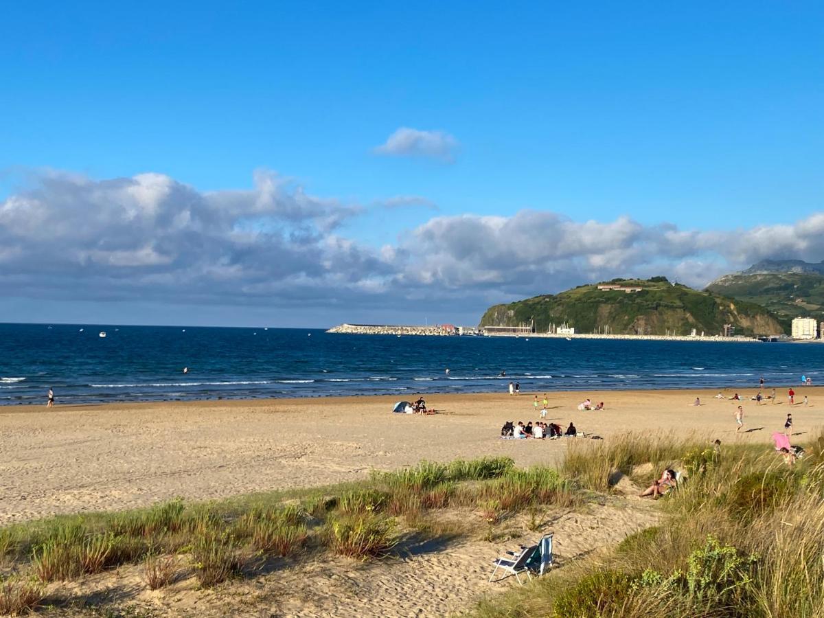 Piso Primera Linea De Playa Laredo Dış mekan fotoğraf